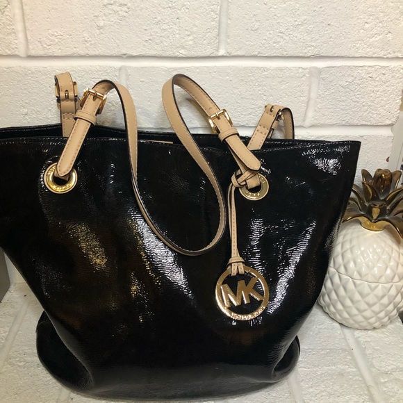 Michael Kors Handbags - Host Pick Black Michael Kors Patent Leather Tote in EUC